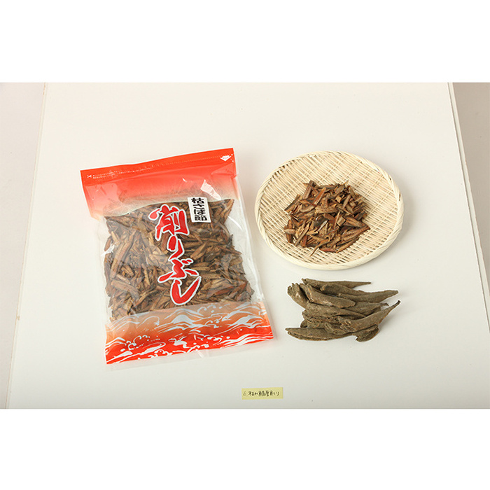 Rare raw material: KARESABABUSHI (dried mackerel) High-grade Japanese foodstuff, aged for one year, applied to Japanese cuisin