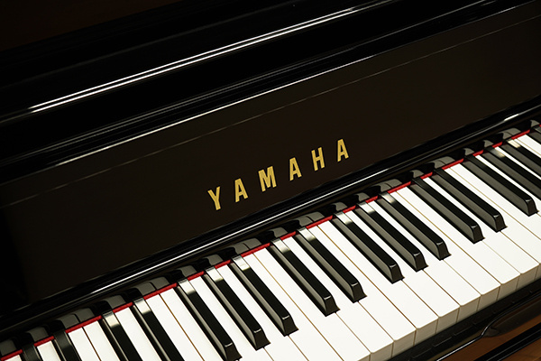 Japanese used YAMAHA professionnel piano music instrumente for sale