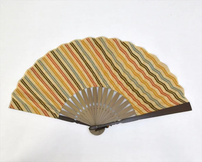 Different kinds of hand fan suppliers made from bamboo & rattan crafts