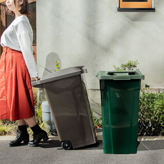 Wheeled Outdoor Plastic Garbage Can with Attached Snap Lock Lid