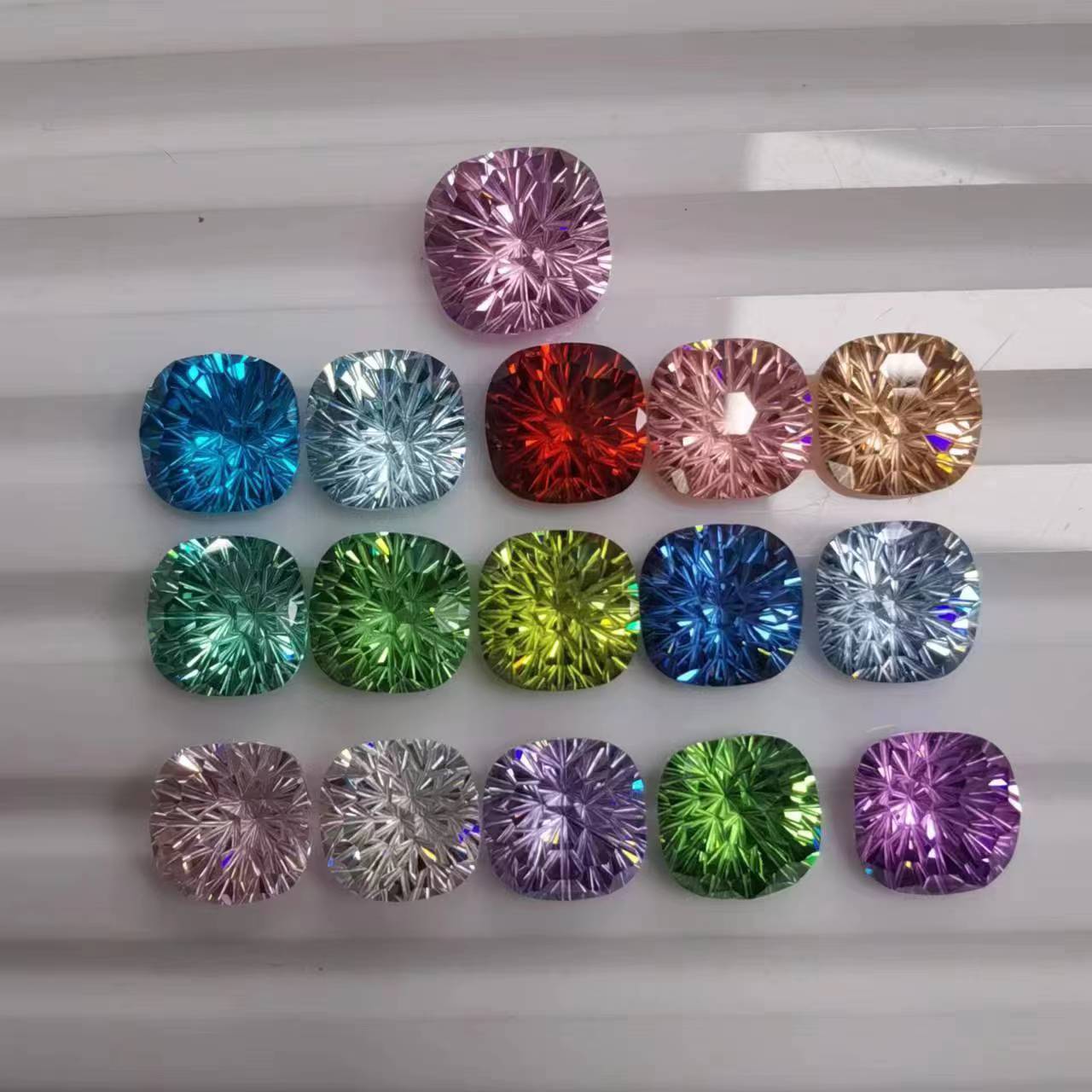 Color Round Pointed Bottom Fireworks Cut Chrysanthemum Cut Synthetic Gems White Cubic Zirconia Super Cubic Zircon Star Heat