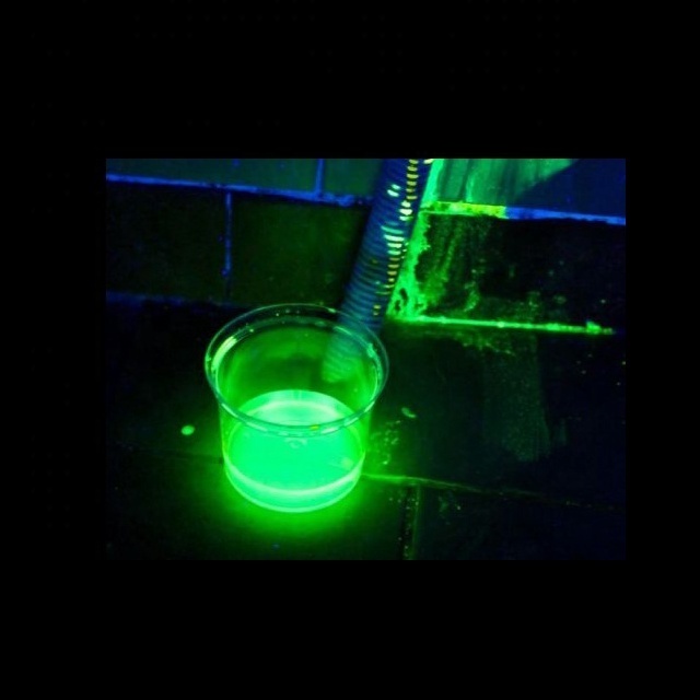 Dark Red liquid UV light dye fluorescent green Gasoline/fuel dye