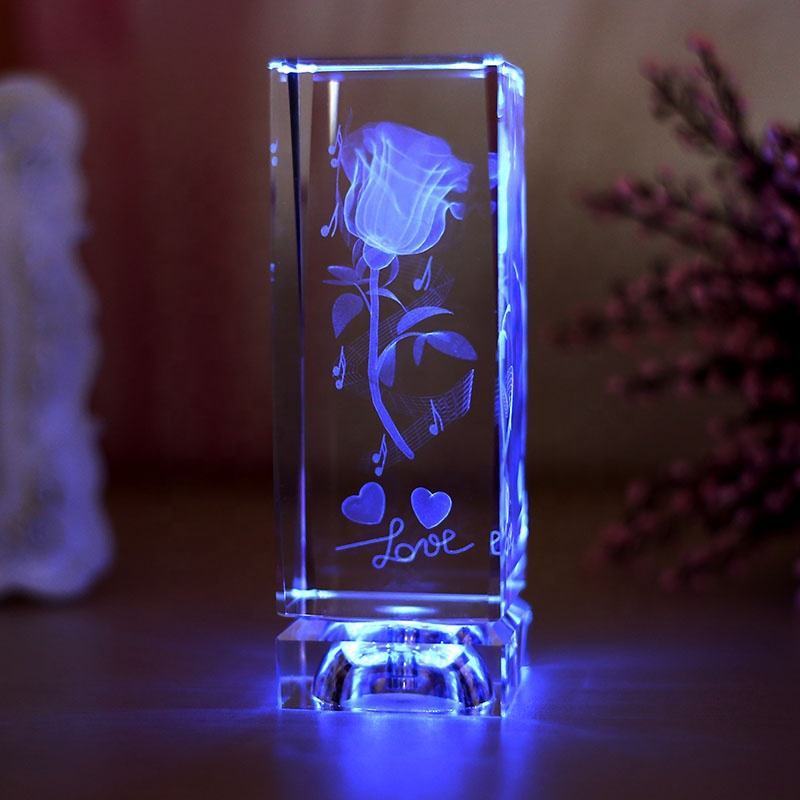 3D Laser Engraved Crystal Glass Rose Flower Cube With Led Light Base For Wedding Souvenirs Guests