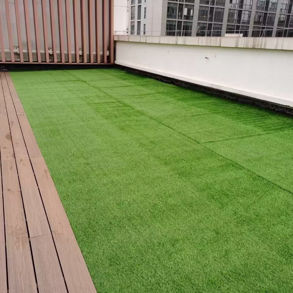 Custom Quality Uv Resistant Colorful Green Color Synthetic Garden Artificial Turf Carpet Grass For Landscape Decoration