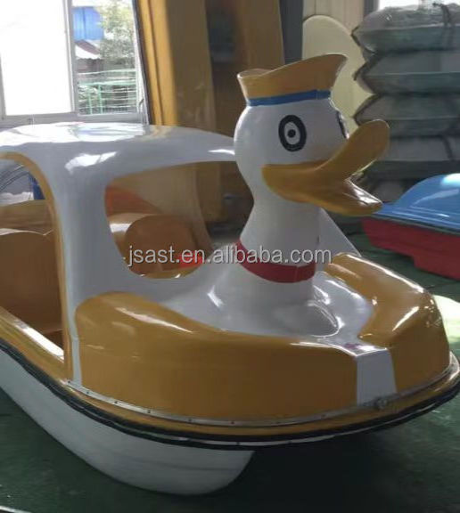 Four Person Shark duck swan flamingo pedalo boat Customized Luxury Fiberglass Swan Pedal Boats for Sea and Water