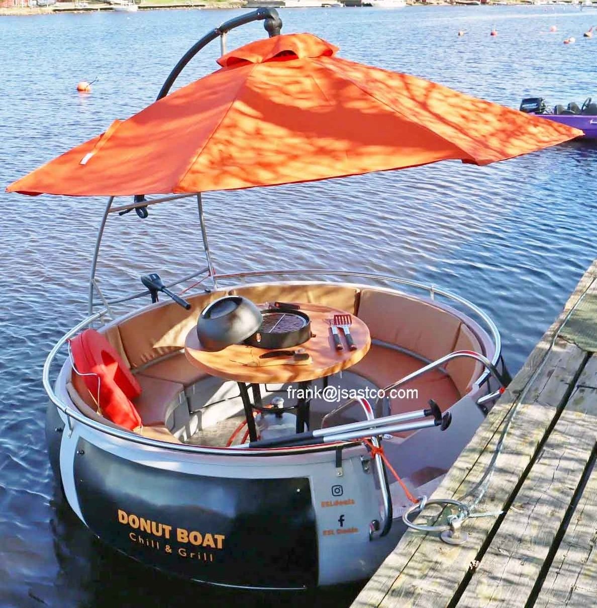 7 seats bbq donut boat(for 6-8 people) boat with pedals and slide pontoon flamingo hand bumper pedal party Rowing boats