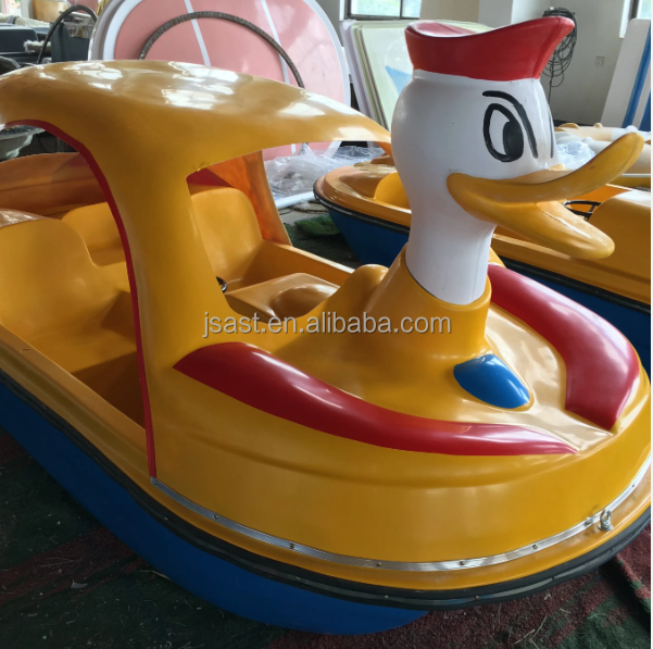 Four Person Shark duck swan flamingo pedalo boat Customized Luxury Fiberglass Swan Pedal Boats for Sea and Water