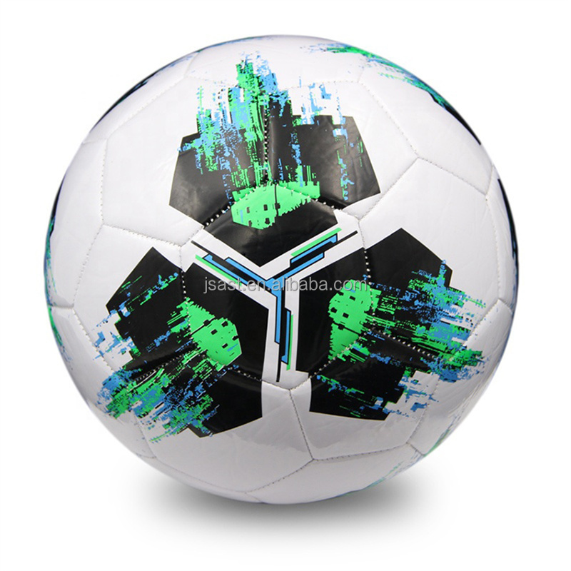 New soccer Cummon Soccer ball 5 with PVC leather suitable for all your training and professional playing needs light