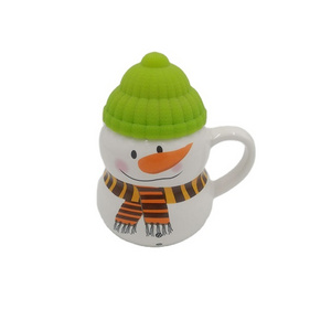 2019 new design  Christmas gift ceramic mug snowman decal snowman shape mug with silicon lid