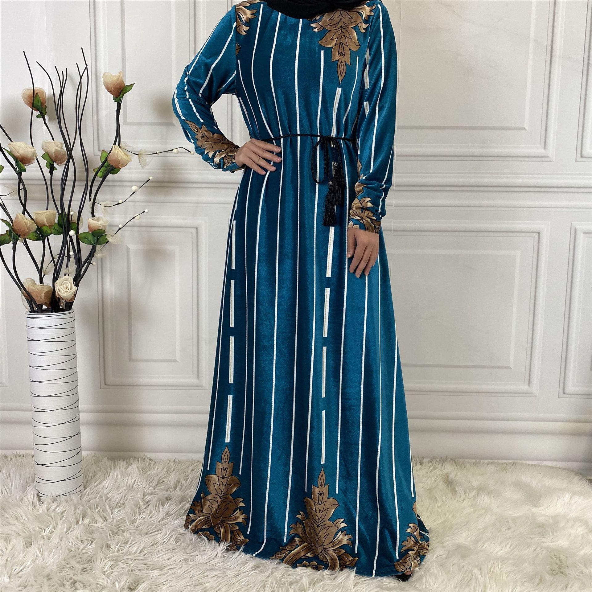 Middle Eastern velvet dress  high quality muslim long dress