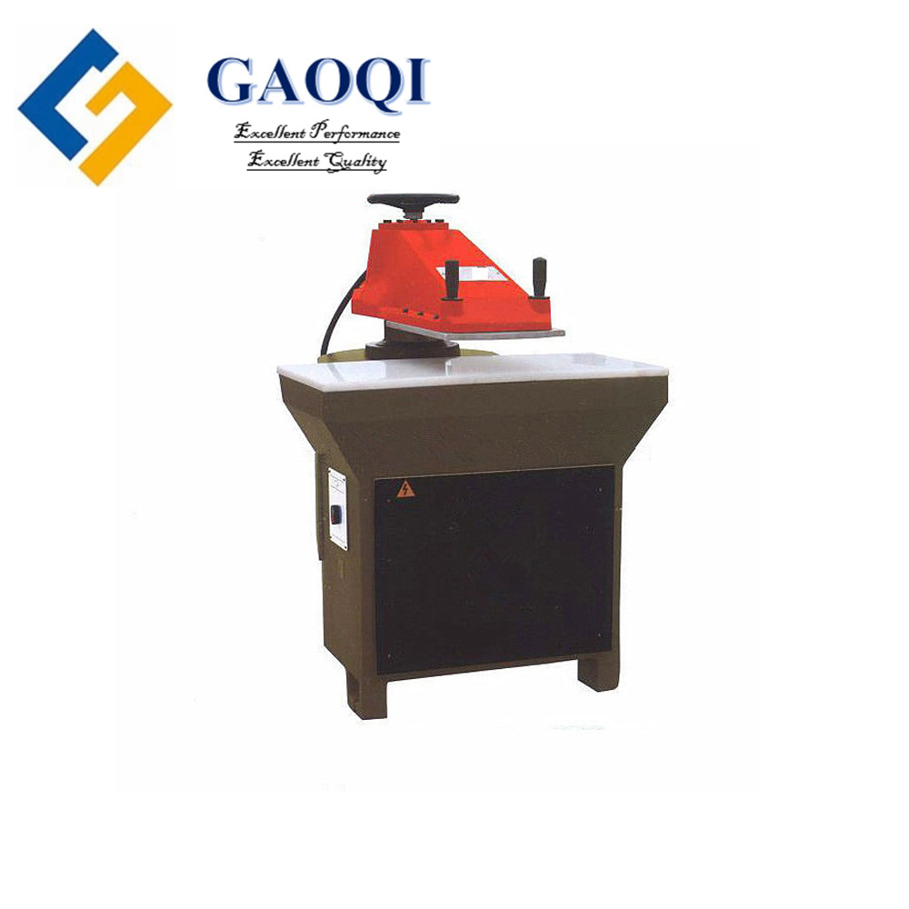 Hydraulic swing arm clicker press die cutting machine