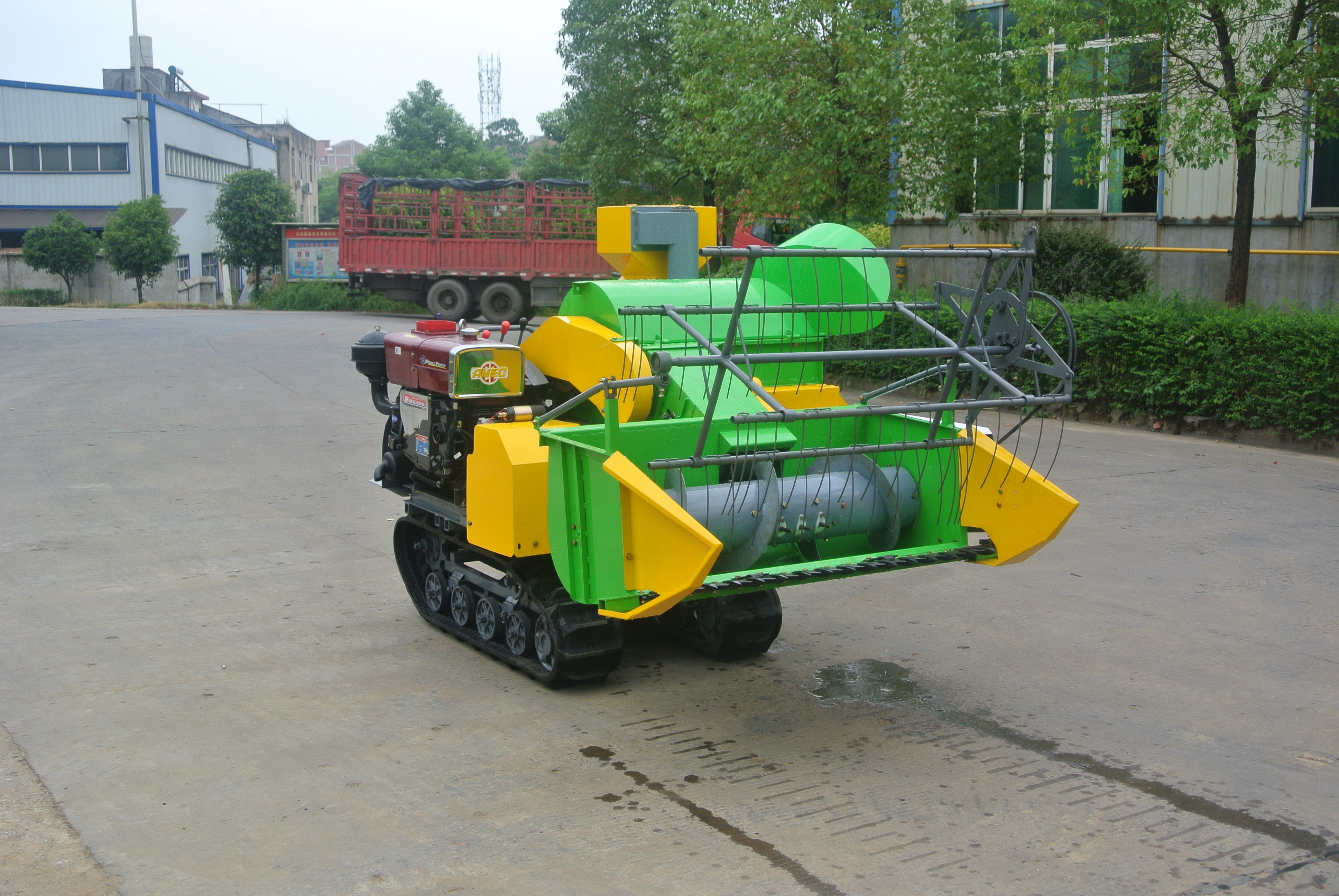 Small crawler rice harvester, mini soybean harvester mini combine harvester in sri lanka