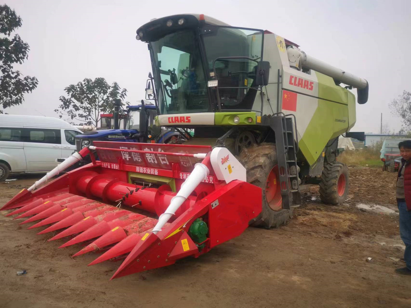 Agricultural Machinery Mini Corn Stalk Harvesting Maize Picker Combine Harvester  header oil anemone harvester