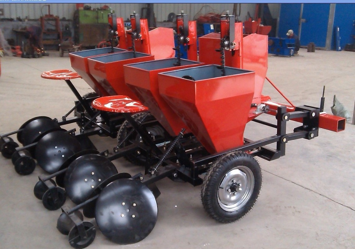 Agricultural tractor potato planters / potato seeder for  tractor / potato planting sowing machine