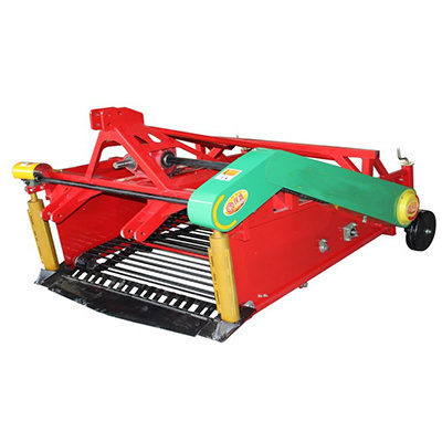 Sweet potato harvest /carrot potato harvesting machine / mini  potato harvester tractor