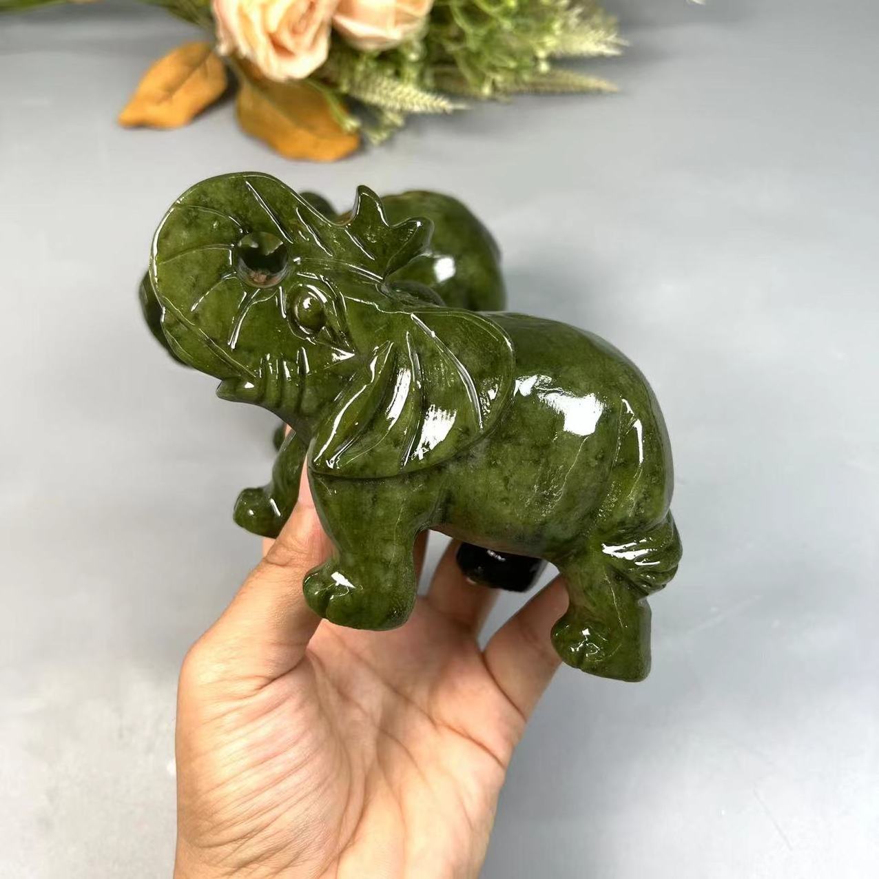 Wholesale Cheap Price Hand Carved Hsiuyen Jade Natural Stone 11 cm Elephant XiuYan Jade For Decoration