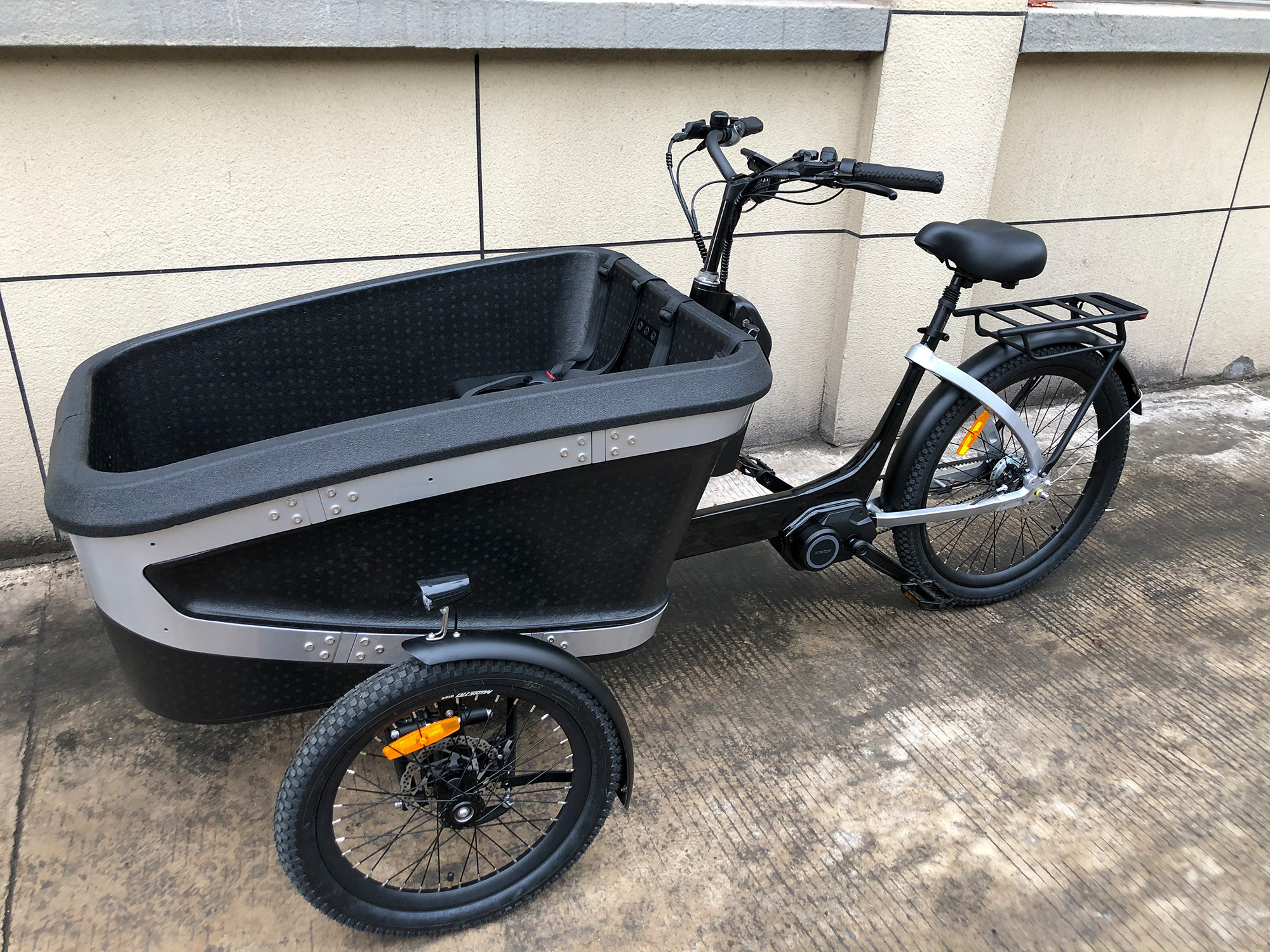 High quality EPP Foam Box ebike fashion electric ticycle BAFANG mid motor delivery e cargo family electric cargo bike for sale