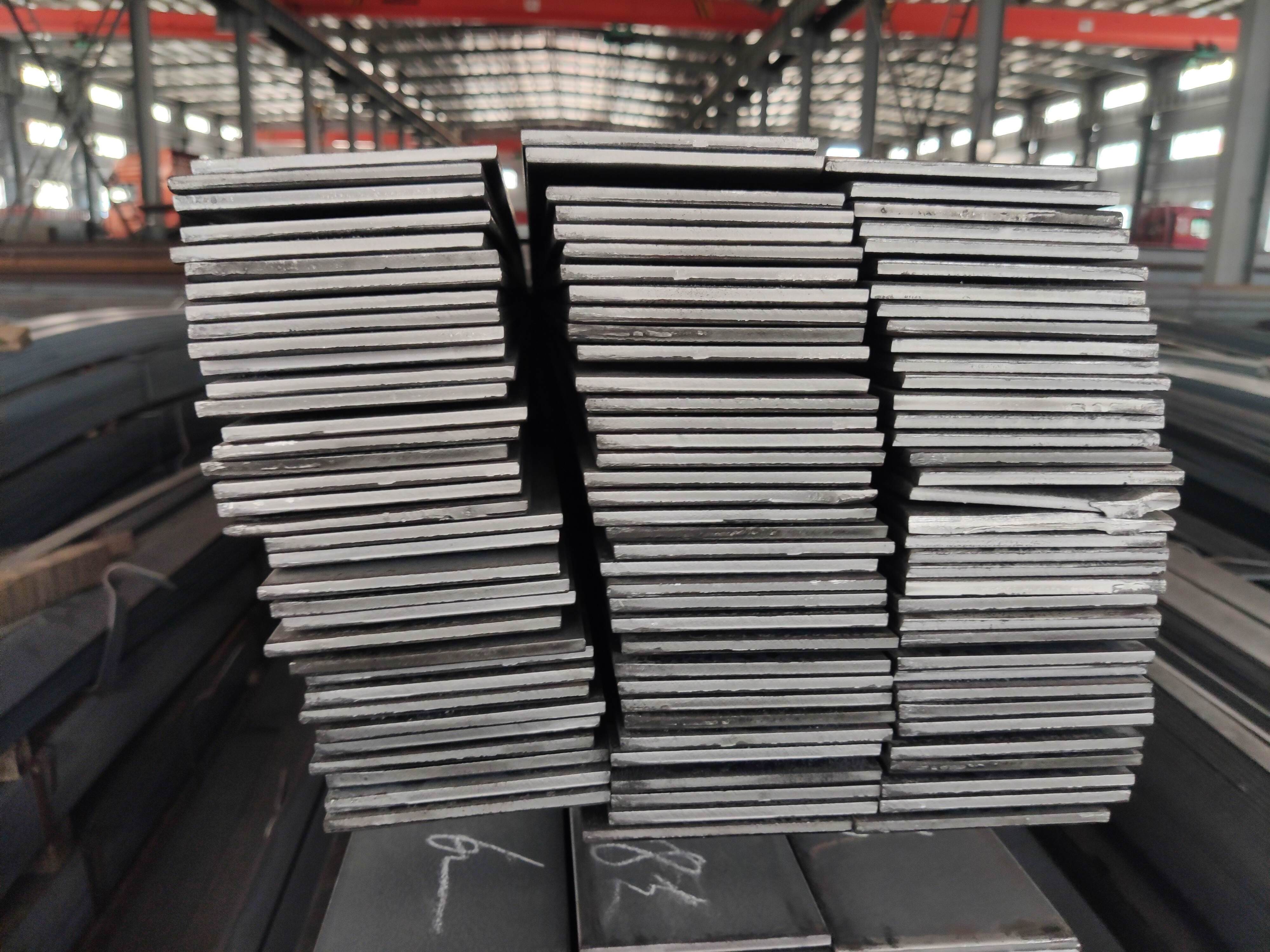 Carbon steel flat steel can be divided into hot rolled and cold rolled, available on request