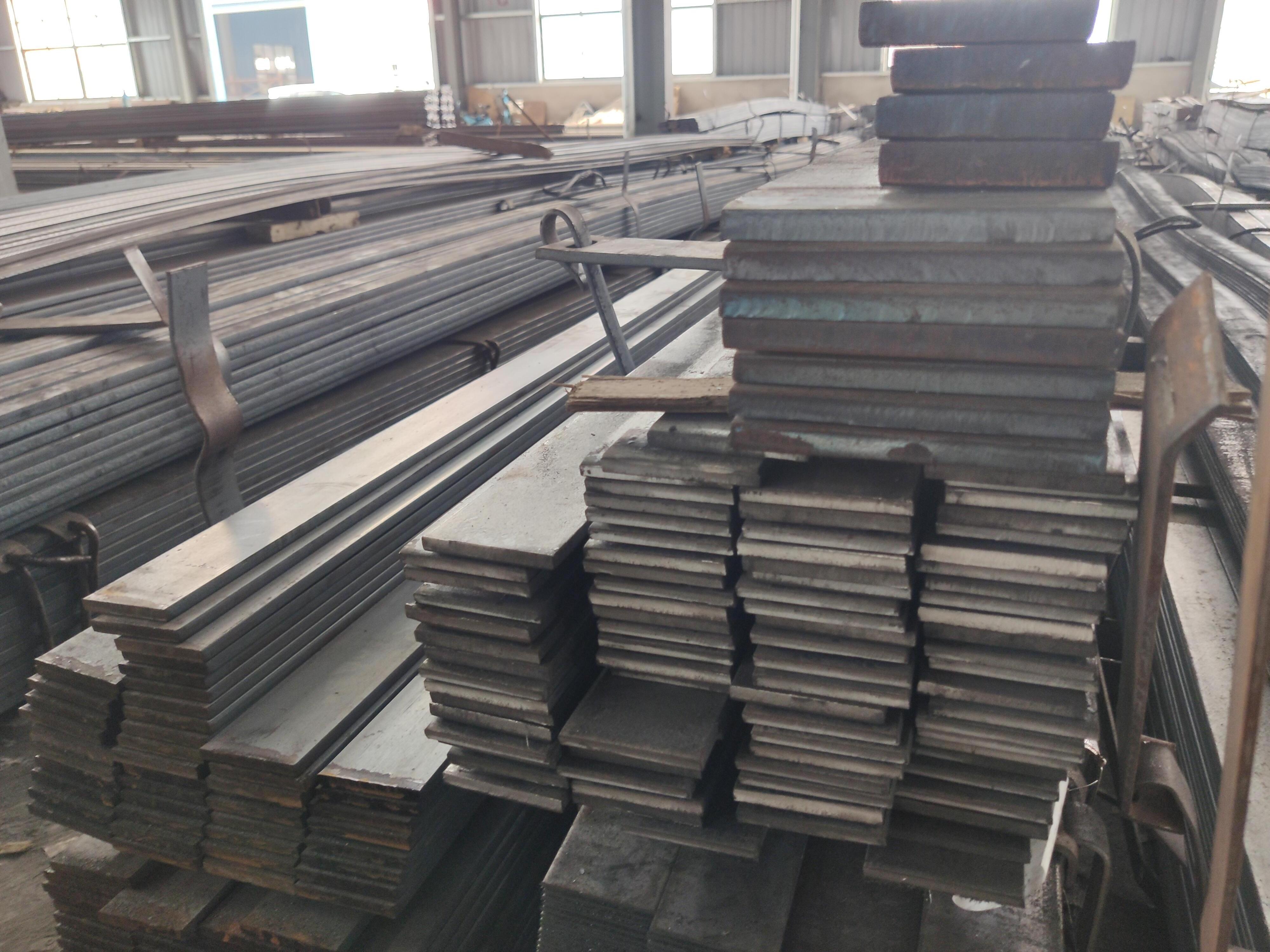 Carbon steel flat steel can be used to make furniture and machinery of small size