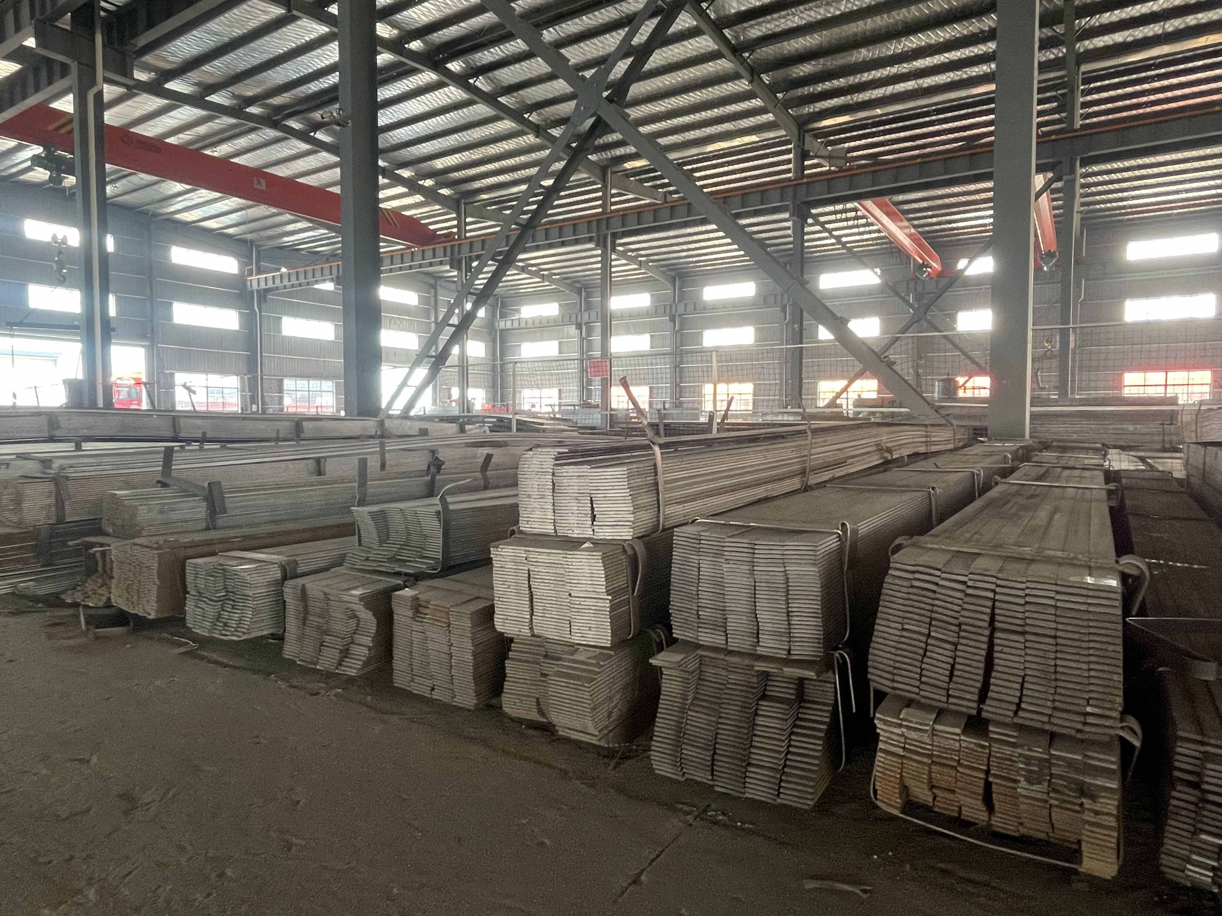 Carbon steel flat steel can be divided into hot rolled and cold rolled, available on request