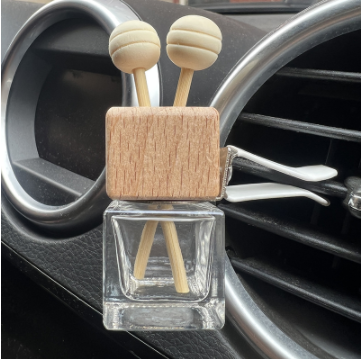 Aroma Diffuser 8Ml 10Ml Fragrance Bottle Diffuser Glass Car Air Freshener Hanging Perfume Bottle With Wooden