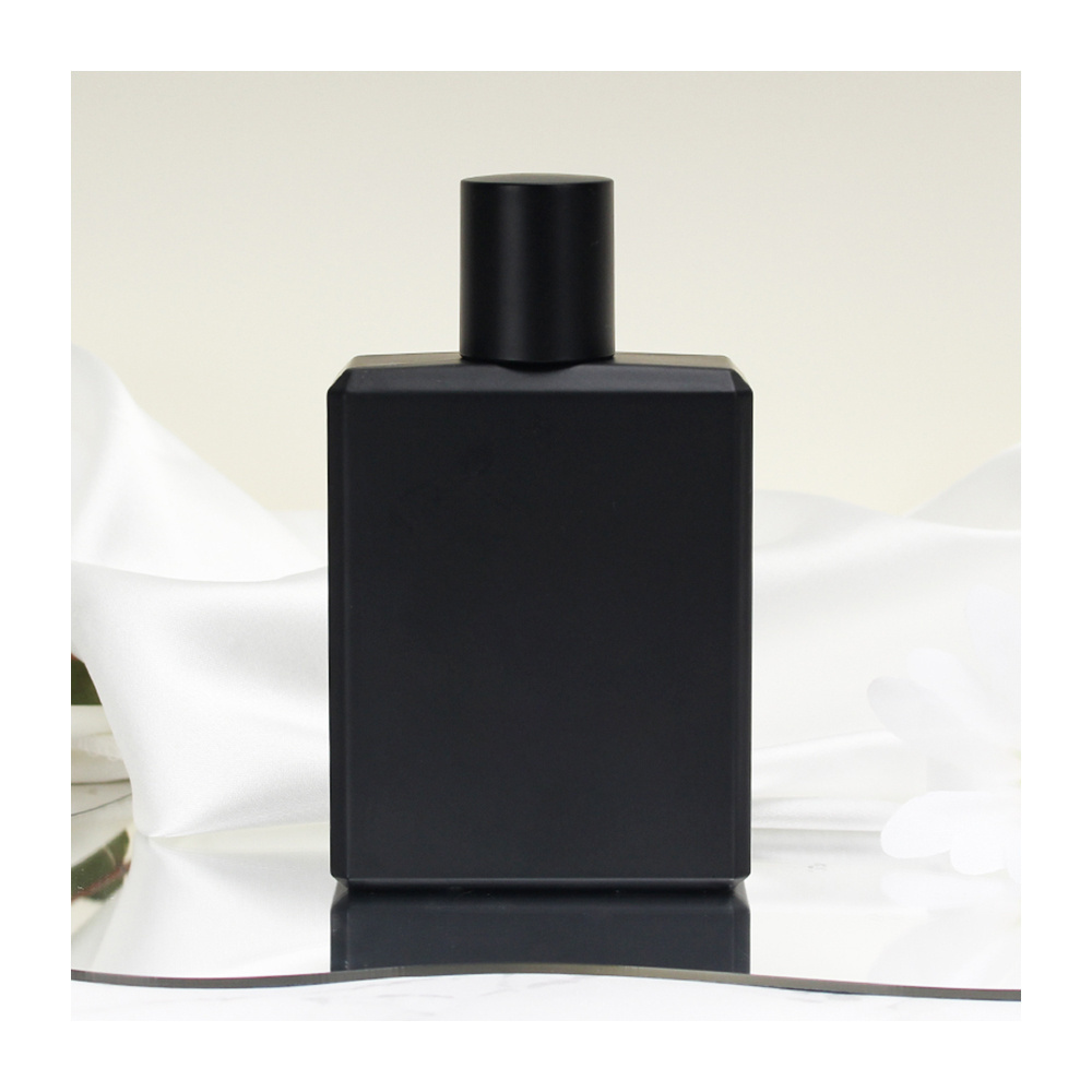 Wholesale 30ml 50 Ml 75ml 100ml Empty Luxury Flat Square Spray Fragrance Parfum Bottle Black Refillable Perfume Glass Bottle