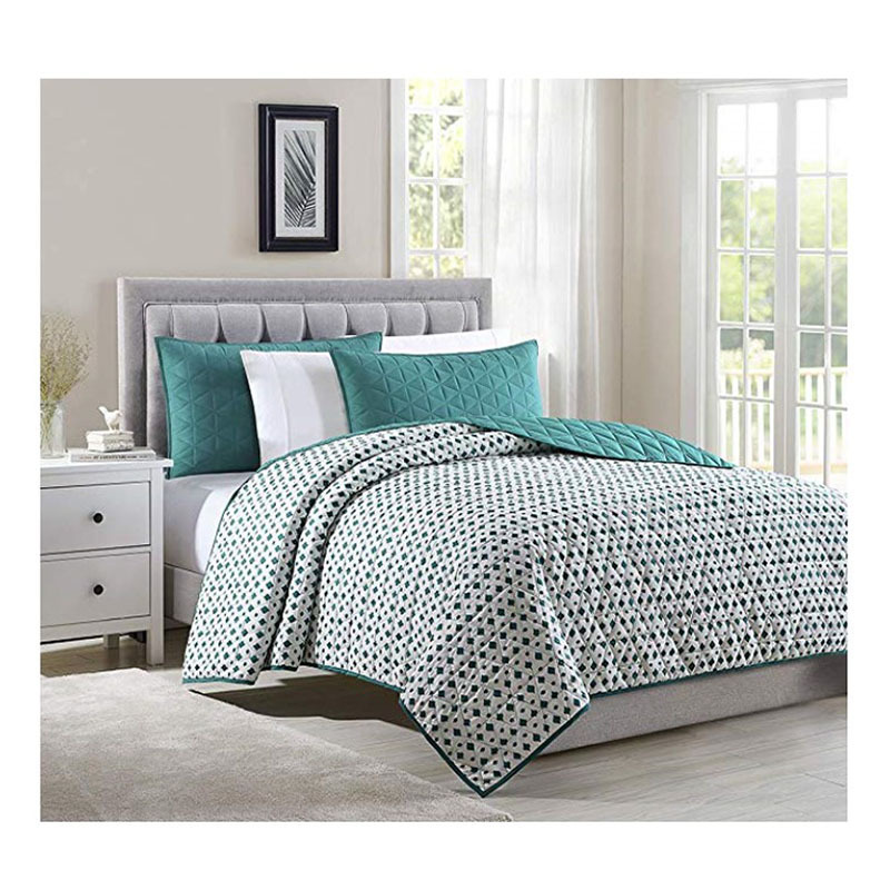 Coverlets Bedspreads and quilts Dust Ruffles