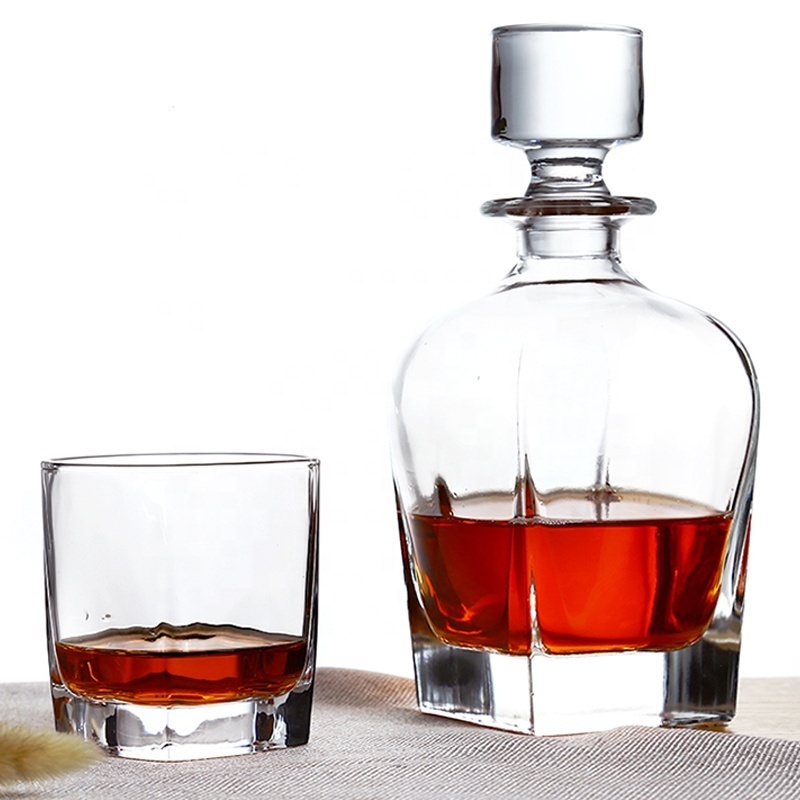 New Design Wholesale High quality Vodka Whiskey Gallon Wine Champagne Decanter Glass Bottles with Screw glass stopper