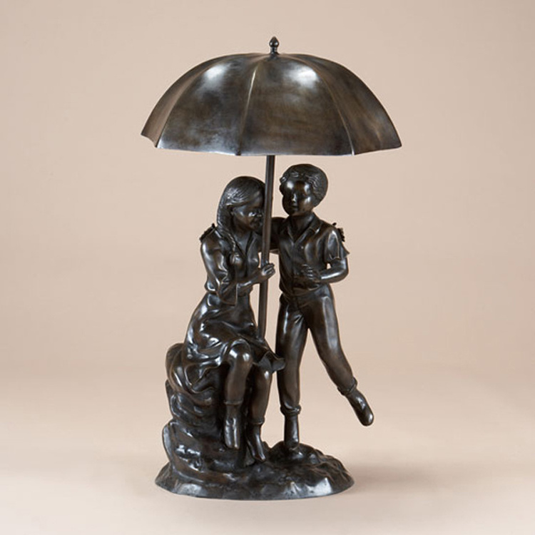 Beautiful design park decor customized size water fountain bronze boy and girl with umbrella statue