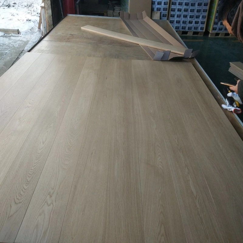 OEM Solid Hand Scraped Timer  Multilayer Wide Plank Parquet Hardwood Oak Wood Engineered Flooring Prices