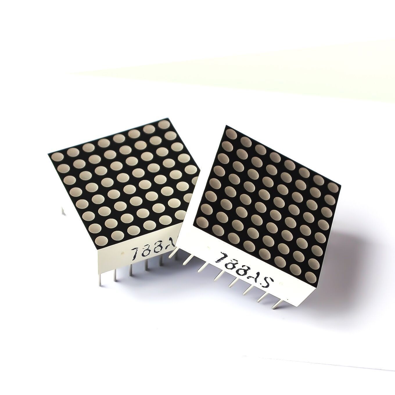 Jstronic 0.7 inch 20x20mm Single color 1.9mm round 8x8 led dot matrix 7088 small display