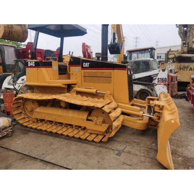 Used bulldozer CAT D4C mini dozer for sale with a very low price and high quality in shanghai