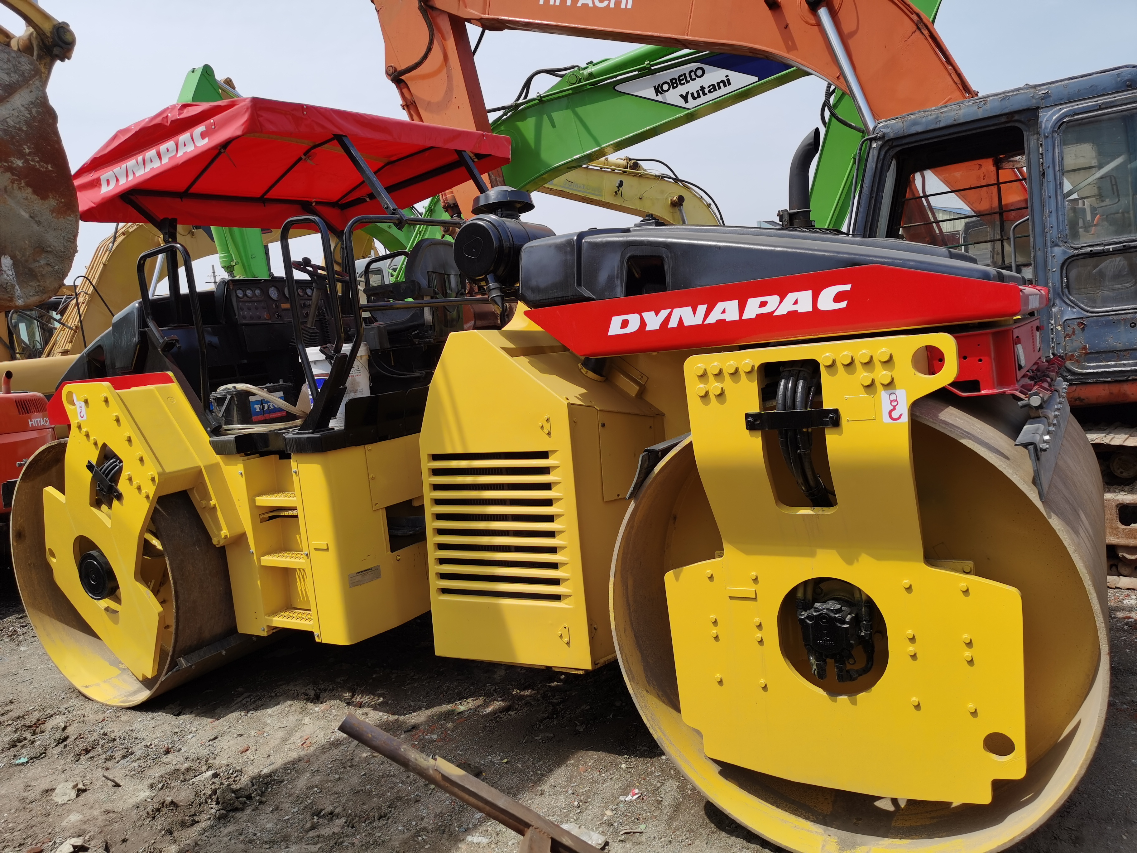 Used road rollers DYNAPAC CC622 road roller machine KOMATSU HITACHI KOBELCO DOOSAN CAT HYUNDAI  Loader for sale