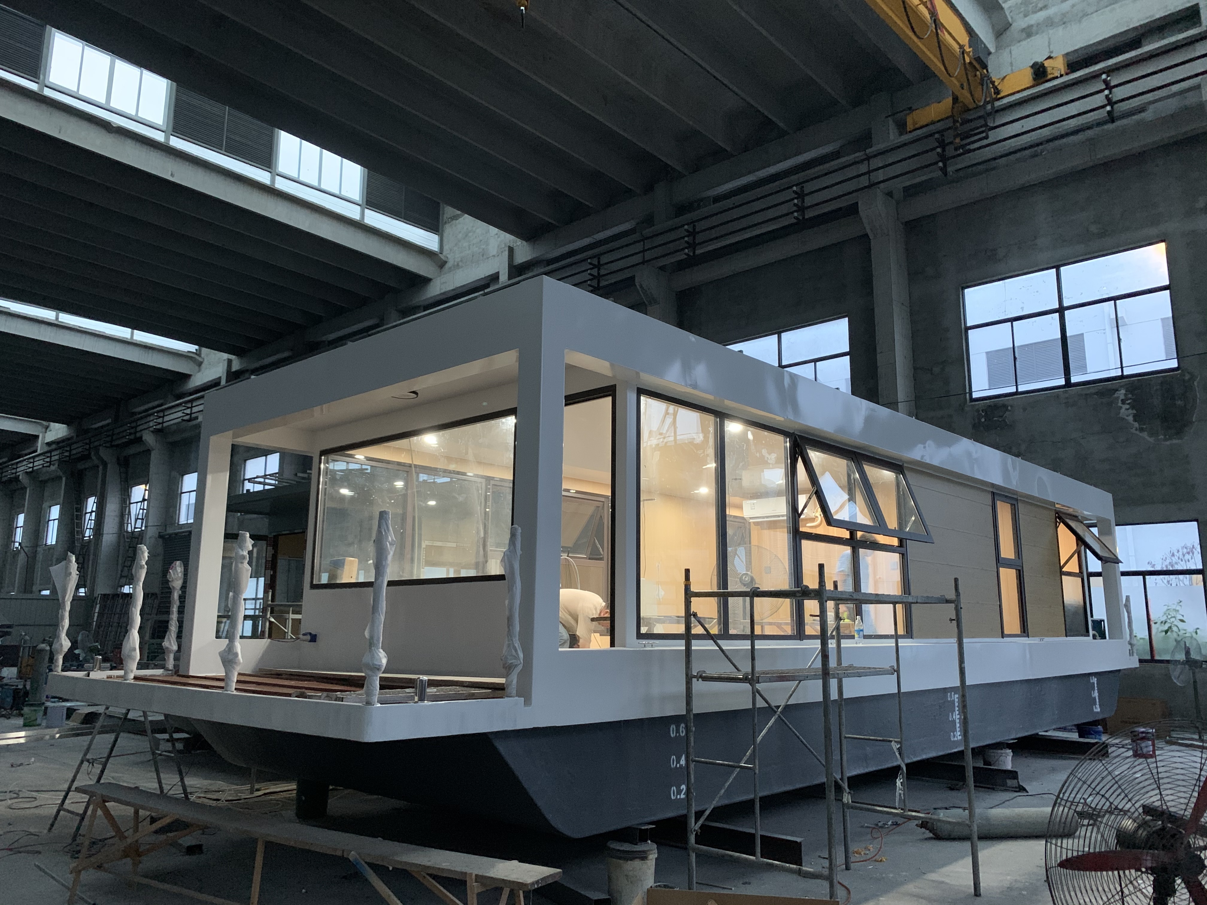 Yuanmeng New Design Water Floating House Boat Luxury Aluminum Pontoon Houseboat For Sale