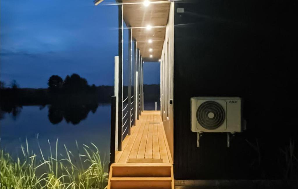 Yuanmeng pontoon boat kit houseboat luxury floating Water Hotel