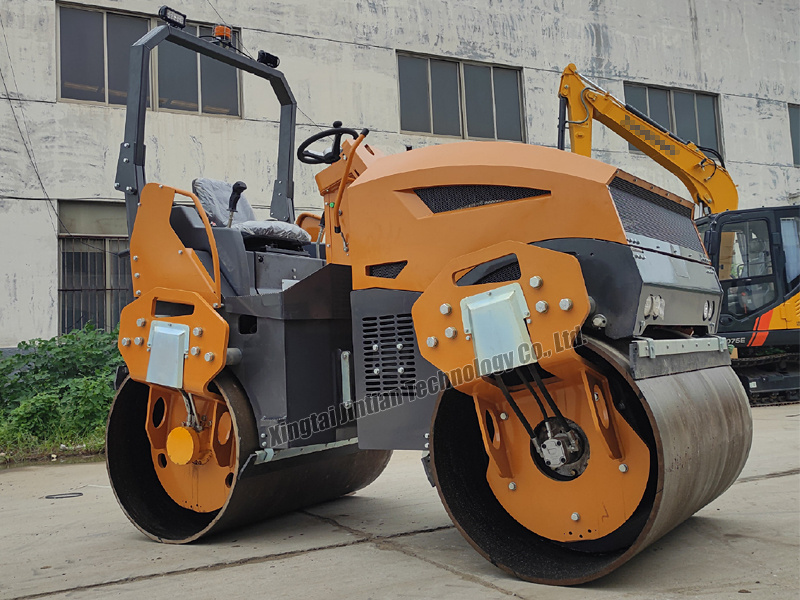 Hot Sale Construction Machinery Diesel Double Drum Vibration Road Roller 5 Ton Compactor