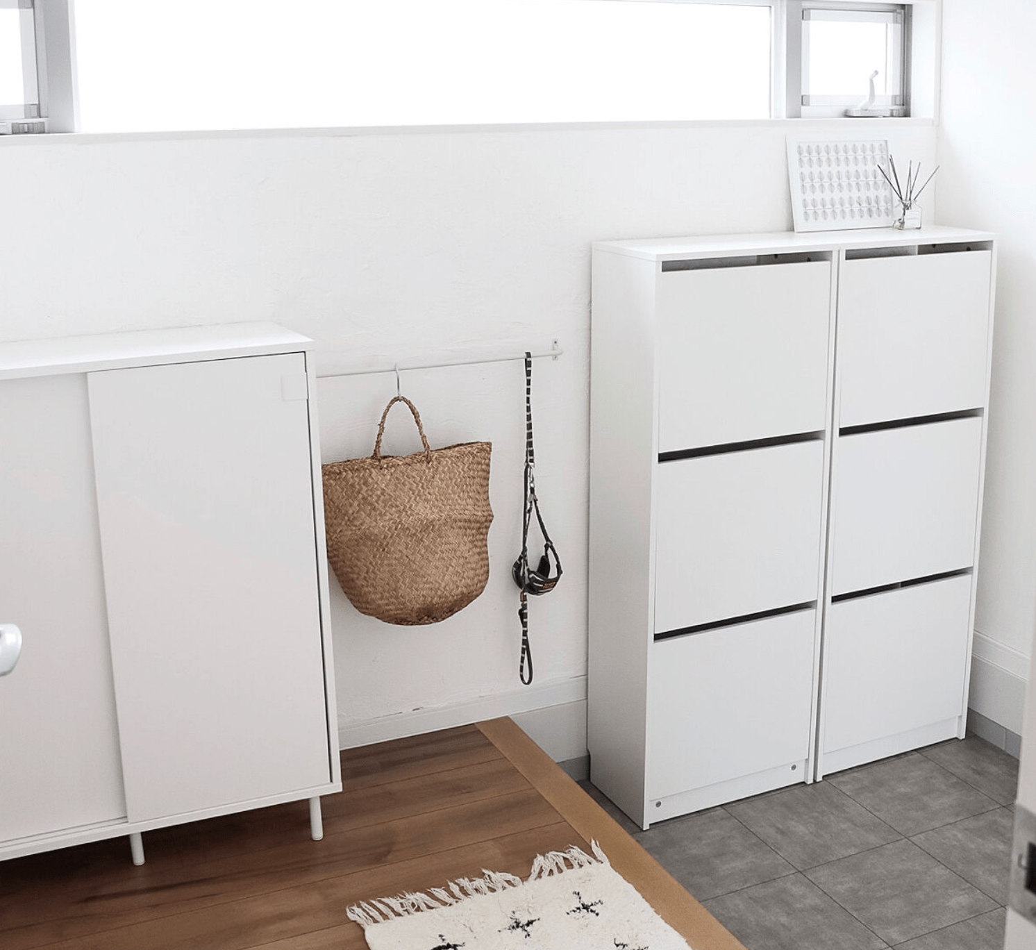 Wall mounted white color environmentally friendly particle board shoe storage cabinet for living room bedroom mudroom