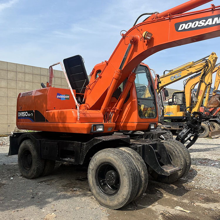 Used DH150W-7  DOOSAN wheel excavator Tyre Excavator DH150W on sale