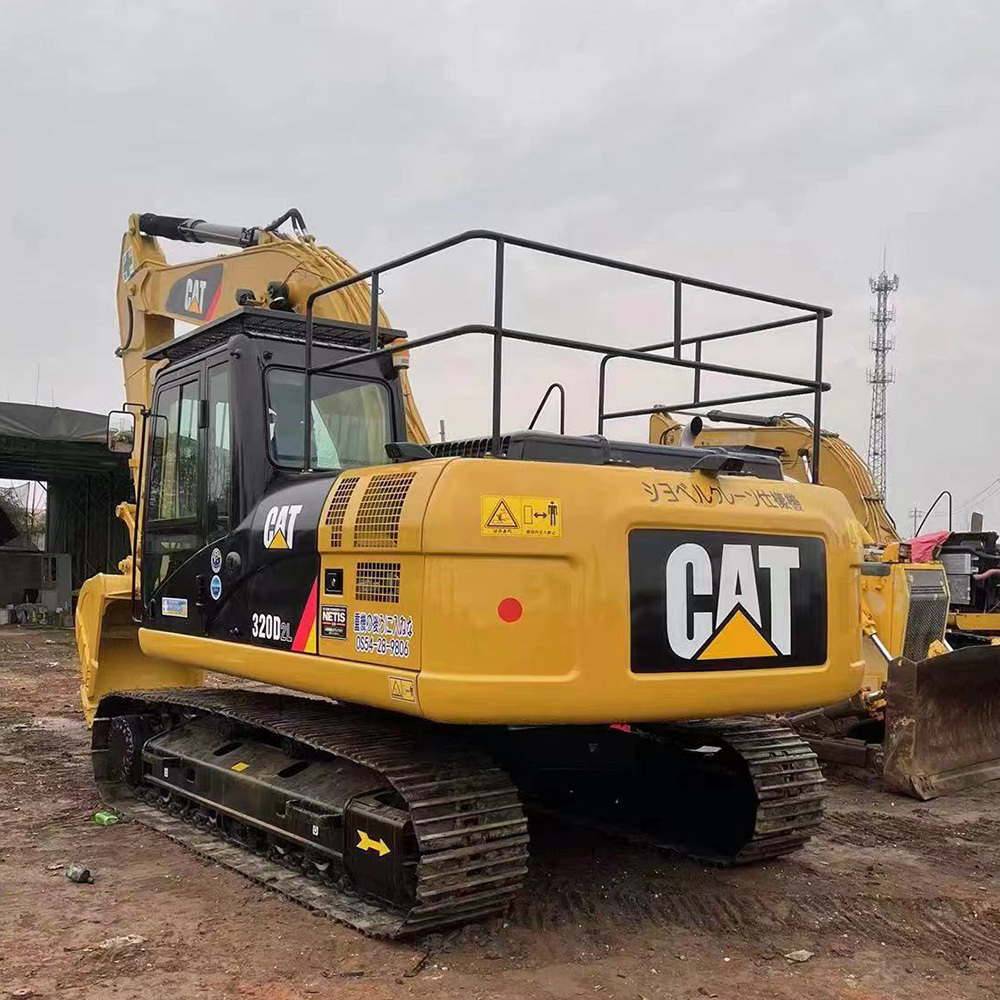 Caterpillar Excavator CAT320D Used Construction Machine 20 ton Excavator Top Configuration Guardrail 360 Degree Reversing Image