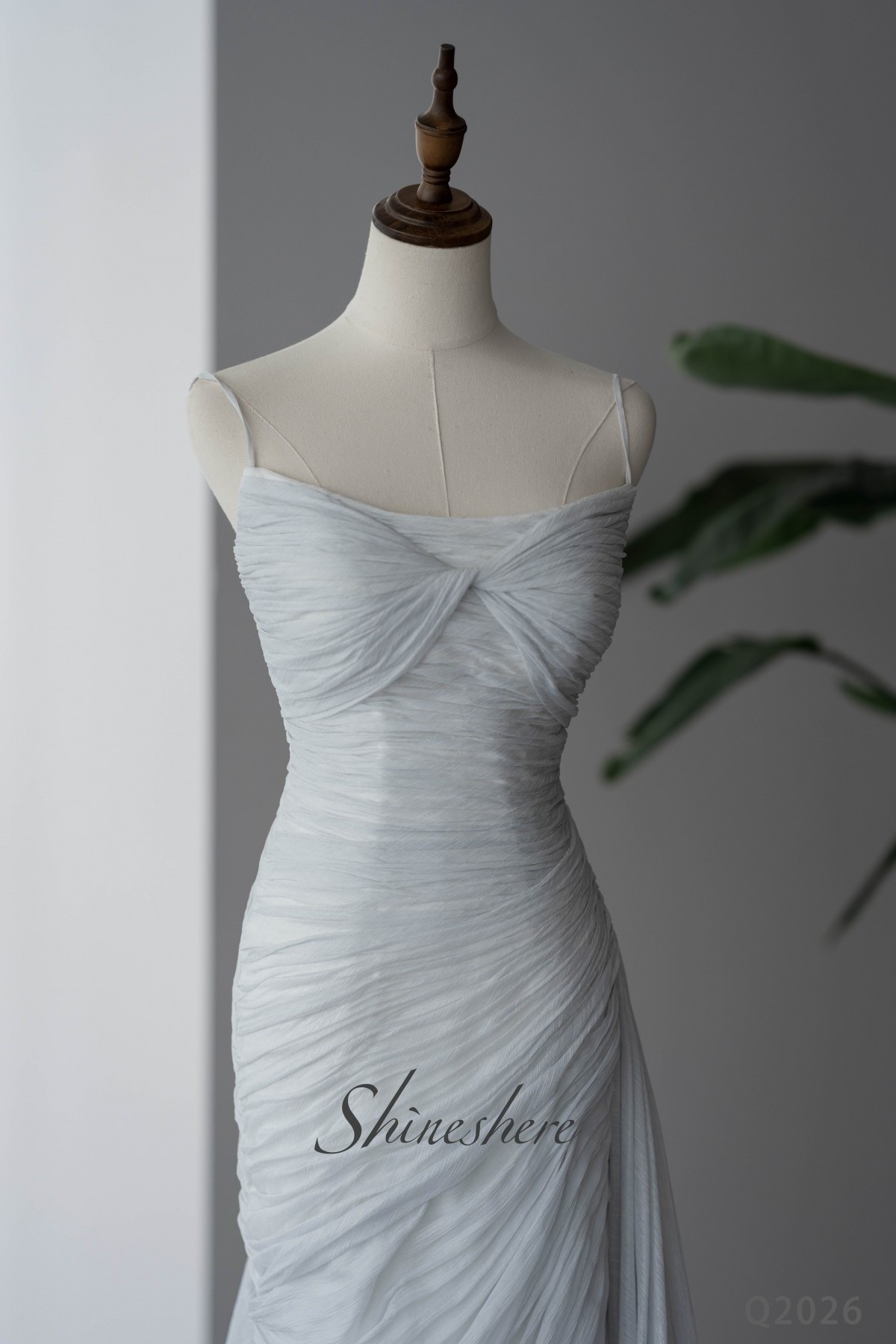 Stunning Spegetti Strap Dropped Pleating Silver Grey Color Scoop Neckline Boho Chiffon Wedding Dress