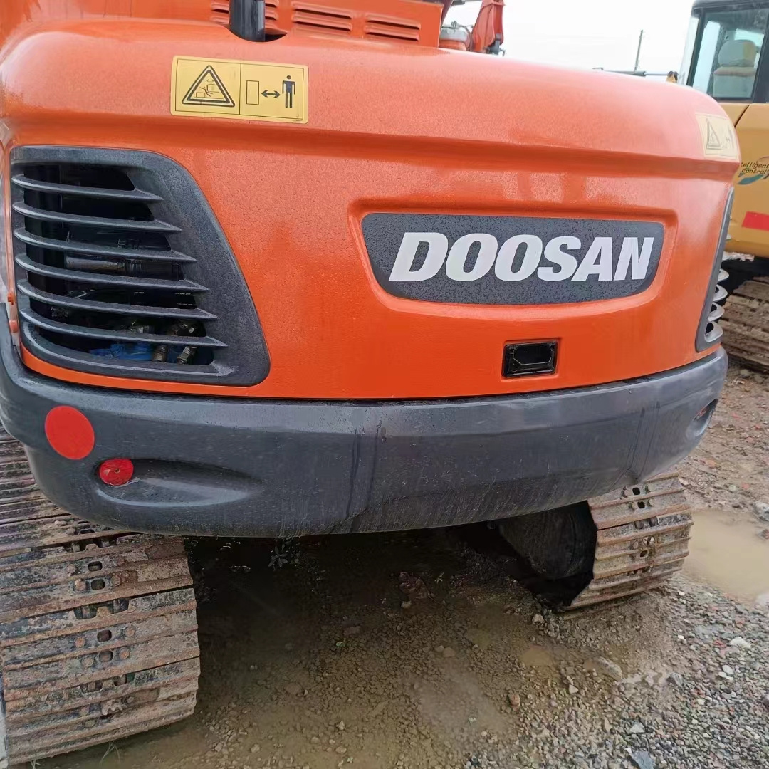 Used Doosan dx60 dh60 mini excavator , original doosan dx60 dh60 dh55 dh70 dx75 second-hand 6 ton digger for sale