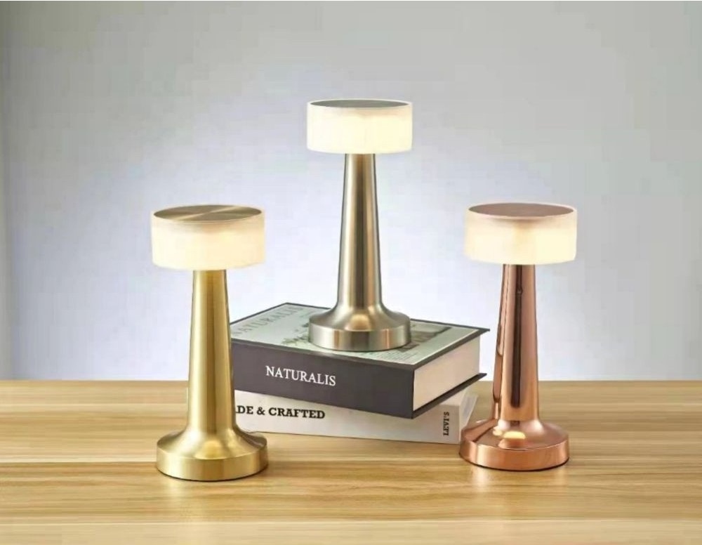 Fashion Led Nordic metal Art Atmosphere Desk Lamp Touch Dimming Eye Protection Table Lamp For Bar Living Room Bedroom Light