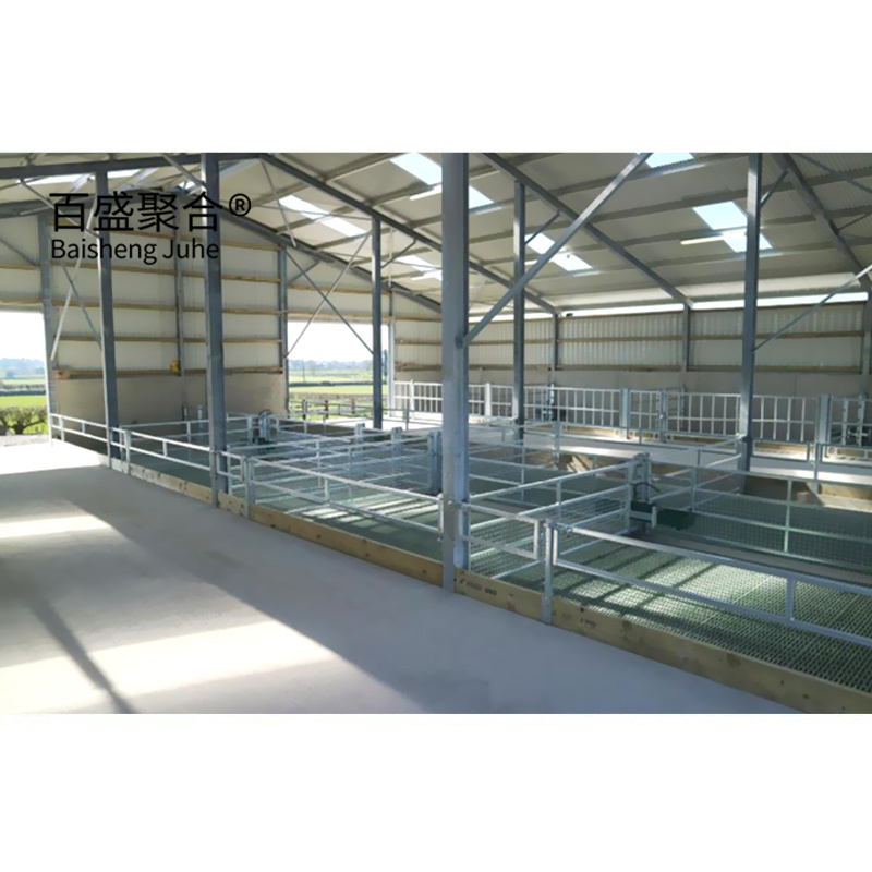 Low Cost Prefabricated Liverstock Shelter Prefab Steel Structure Farm Building House for Goat Sheep Shed Cow House Cattle Shed