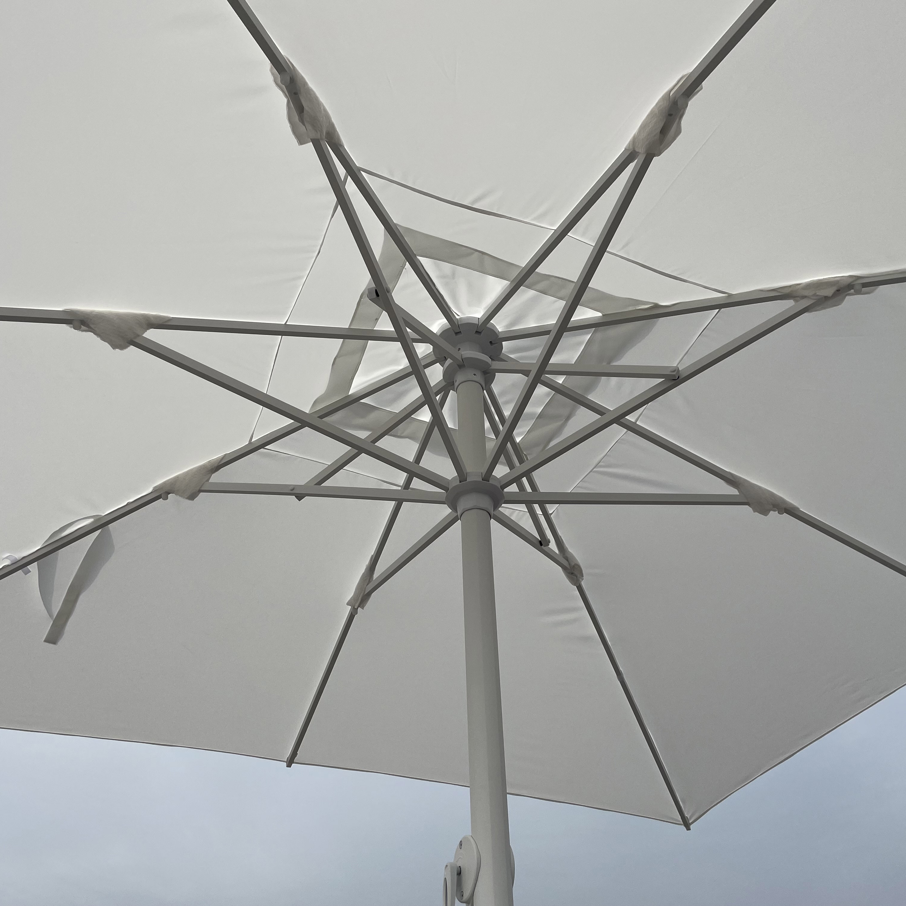 High Quality 4 Square Meter Aluminum Frame Sunshade Bistro Central Pole Umbrella