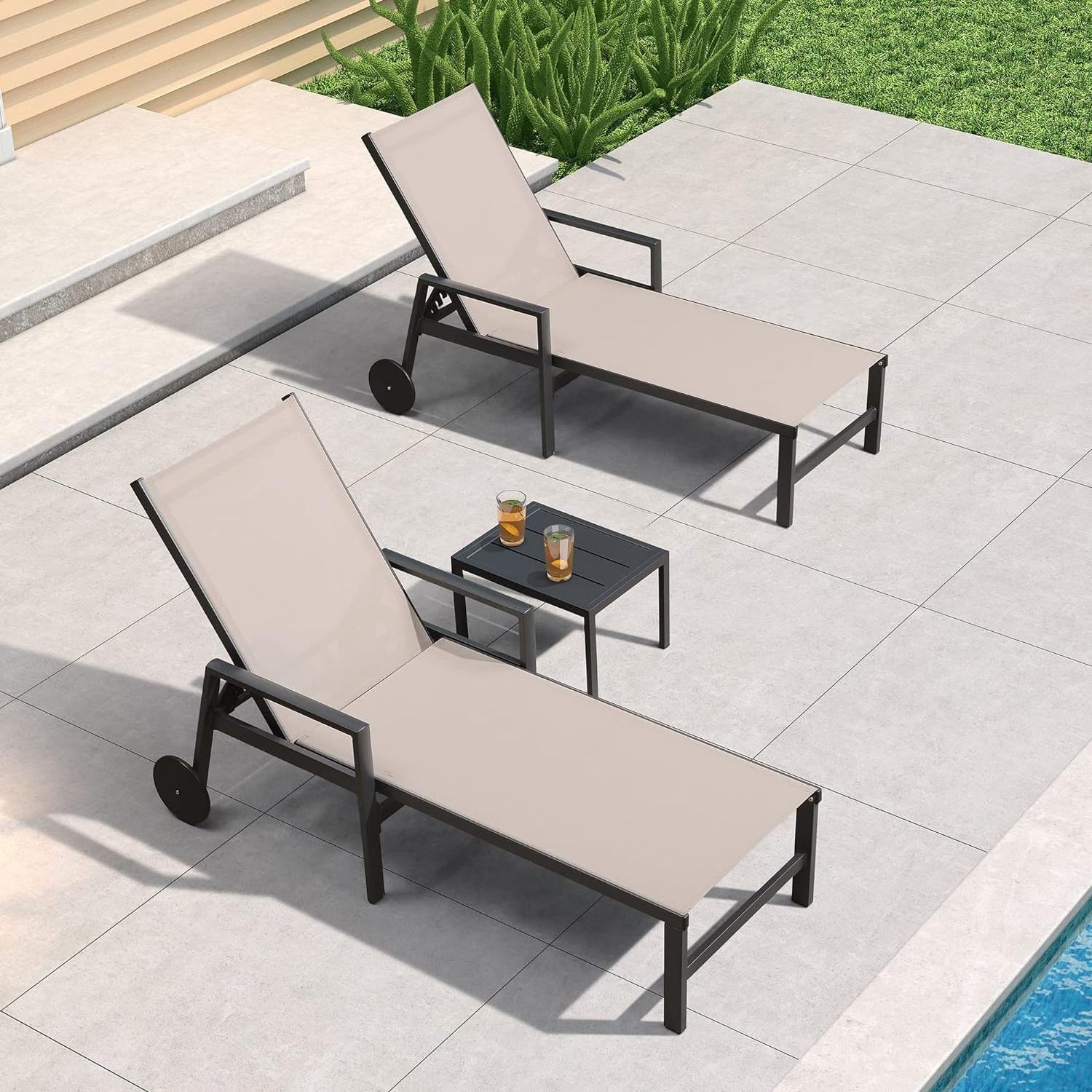 Outdoor Chaise Lounge Adjustable Sunbathing Recliner for Poolside Beach Outside Patio Aluminum Chaise Lounger