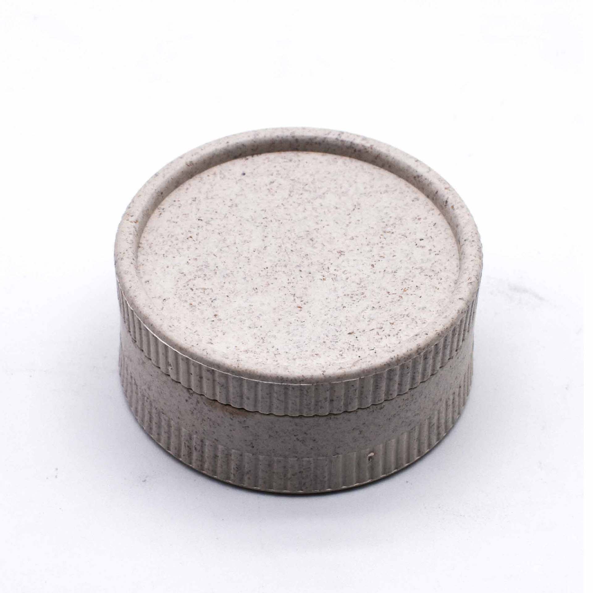 JUJI Wholesale Custom High Quality Eco Friendly 55mm-2layers Tobacco Grinder Biodegradable Herb Grinder with Display Box