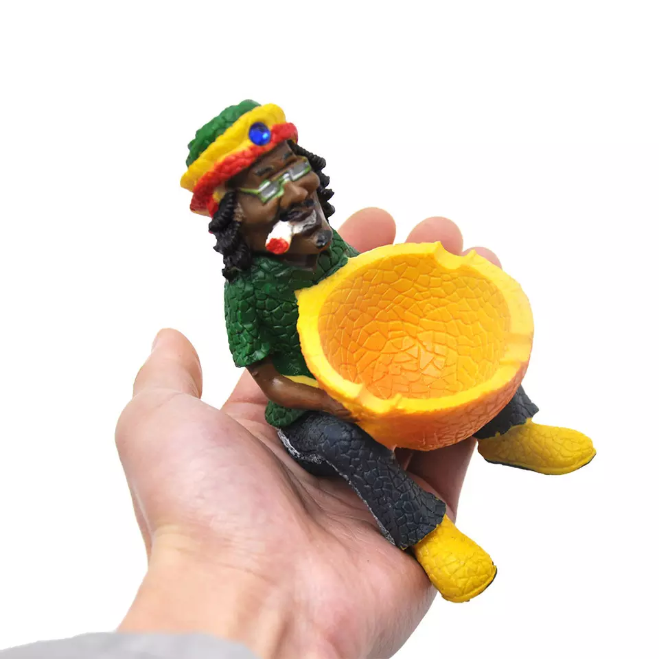 JUJI 2022 Wholesale Custom High Quality Funny Smoke Accessories Jamaican Sexy Resin Ashtray