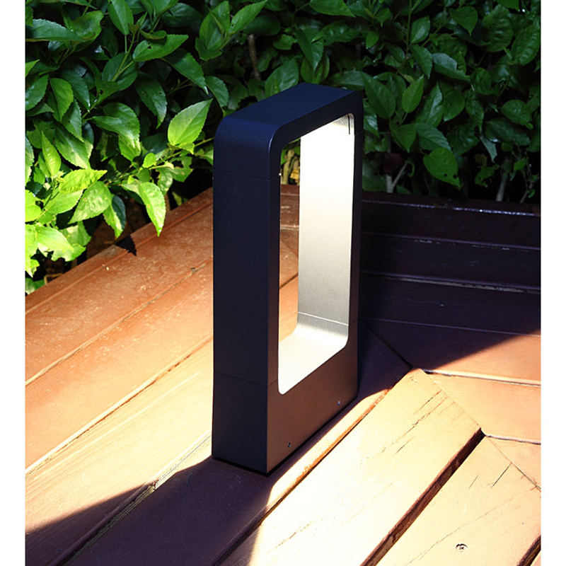 Ip65 Led Outdoor Luxury Garden Lamp Waterproof  Lawn light Modern Landscape 30cm 60cm High Bollard Lighting Manufacturer