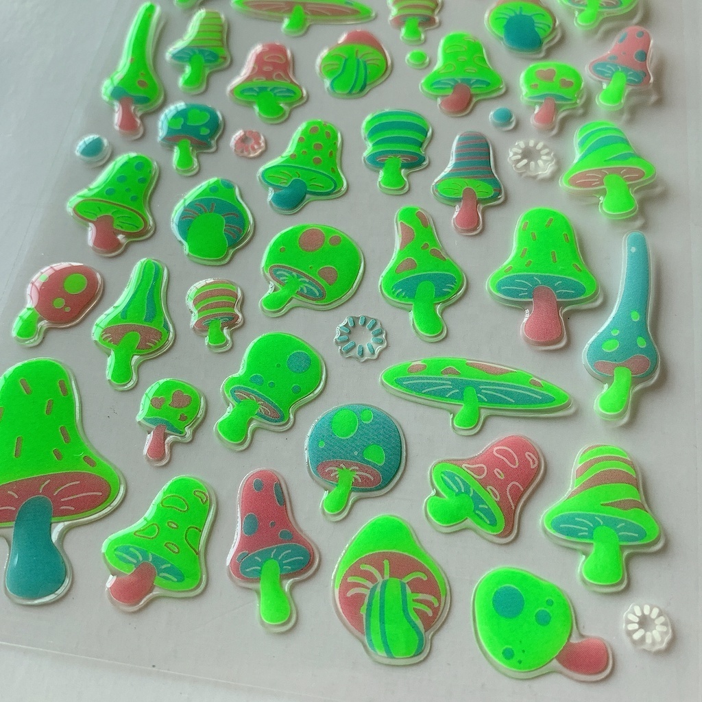 OEM&ODM factory price custom glow in the dark 3d epoxy resin sticker mushroom nigh glow star sticker supplier