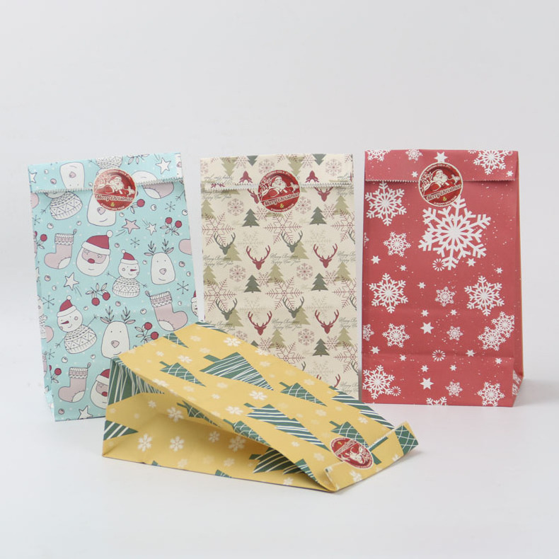 New Products Kraft Christmas Paper Gift Bag Sweet Candy Cookie Packaging  Box with stickers